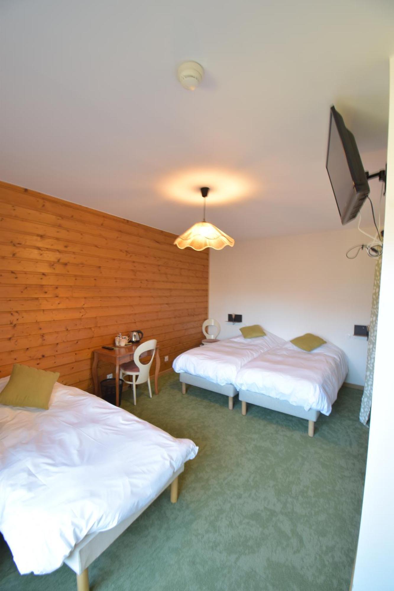 Hotel Les Chenets Saint-Julien-en-Champsaur Exterior photo