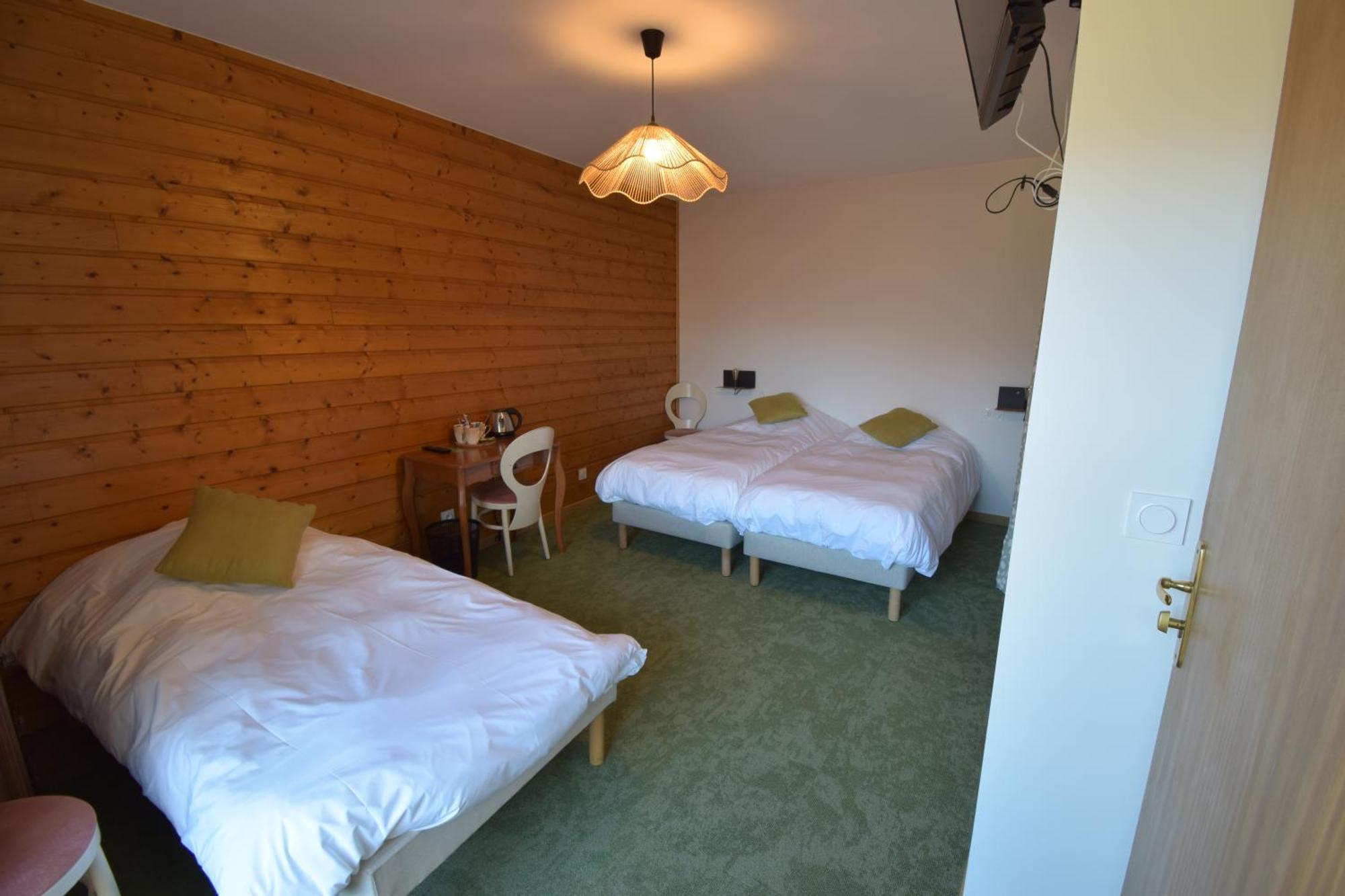 Hotel Les Chenets Saint-Julien-en-Champsaur Exterior photo