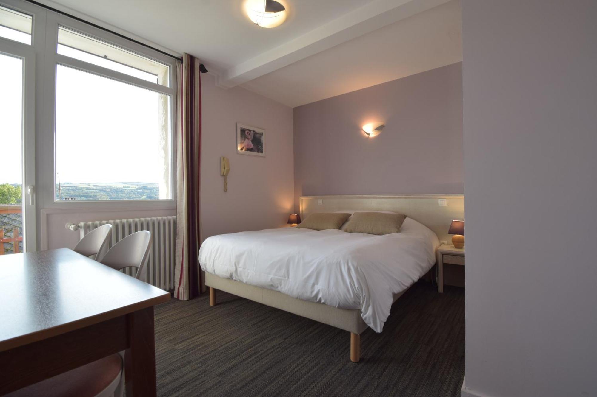 Hotel Les Chenets Saint-Julien-en-Champsaur Exterior photo