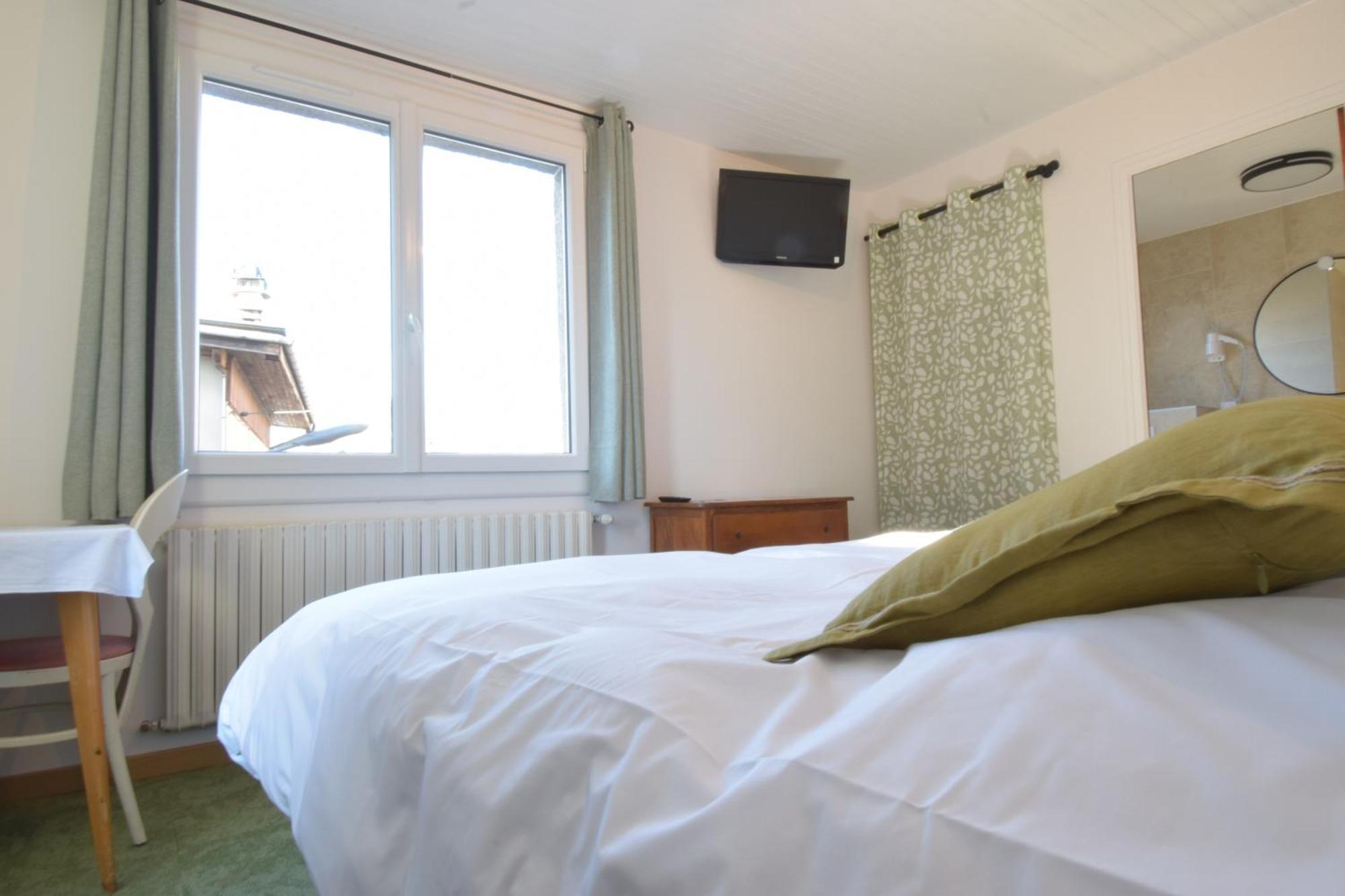 Hotel Les Chenets Saint-Julien-en-Champsaur Exterior photo