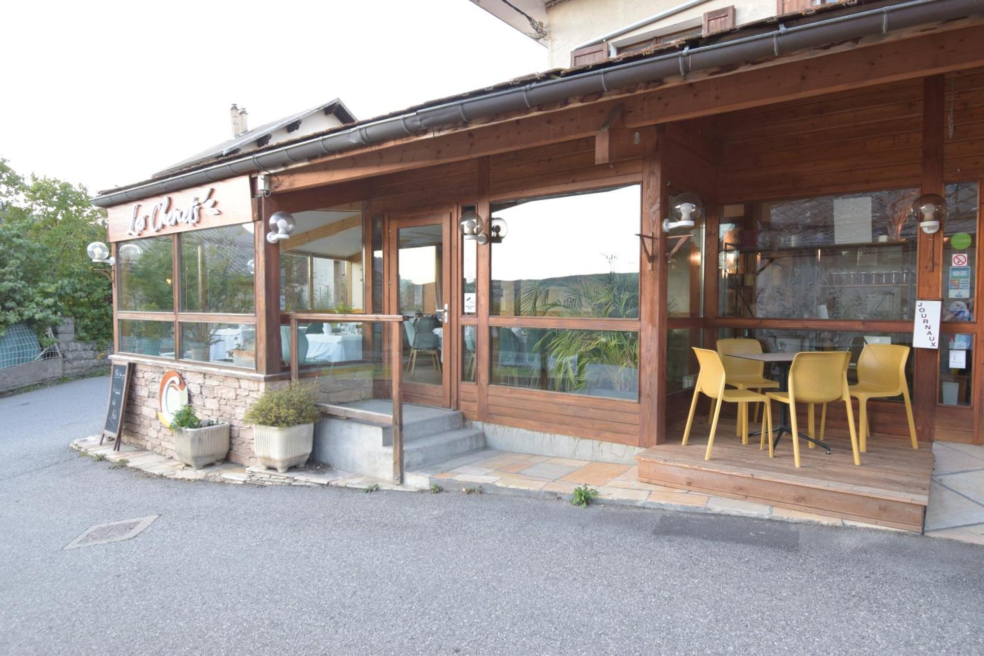 Hotel Les Chenets Saint-Julien-en-Champsaur Exterior photo