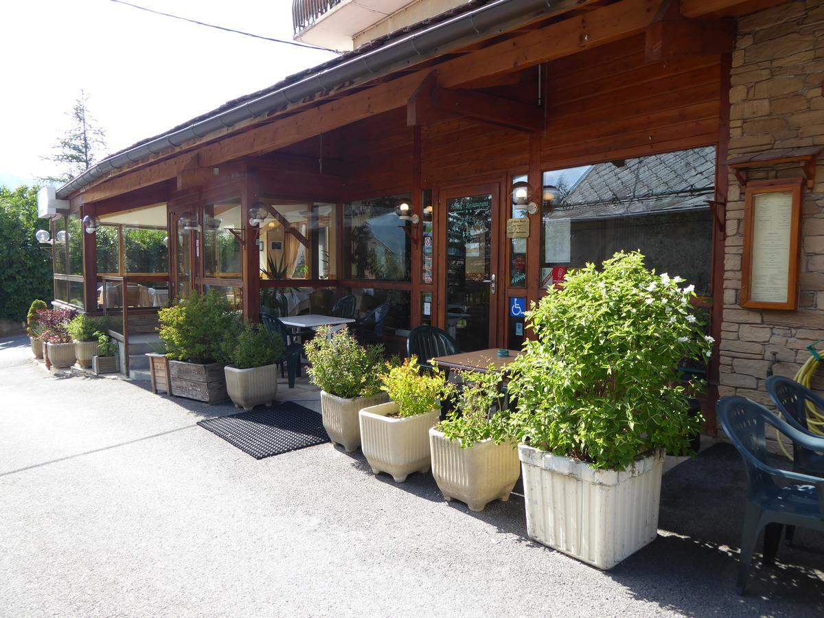 Hotel Les Chenets Saint-Julien-en-Champsaur Exterior photo