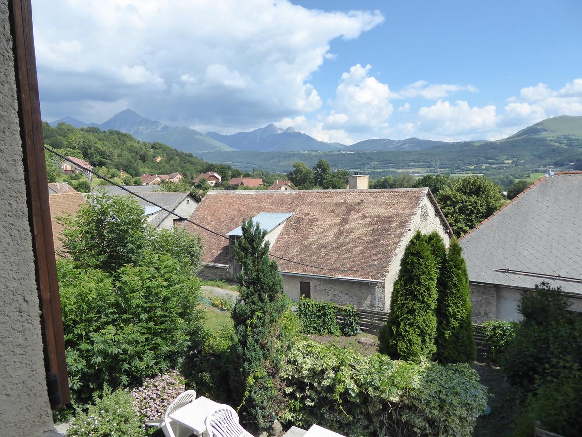 Hotel Les Chenets Saint-Julien-en-Champsaur Exterior photo